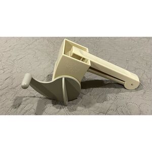 Pampered Chef Handheld Cheese Grater Twist Crank